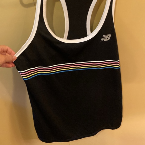 New Balance racer back tech tank top NWOT - Picture 4 of 7